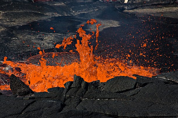 Erta Alé L'activité est caractérisée par une multitudes de fontaines de lave qui agitent la surface